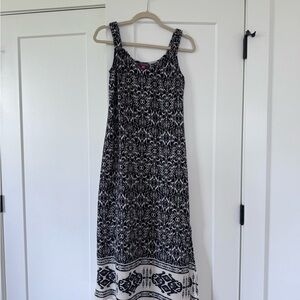 Vince Camuto Black and White Sleeveless Maxi Sundress